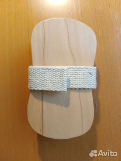 Массажная щетка для тела