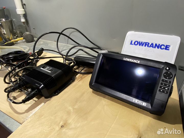 Эхолот карплоттер Lowrance HDS 9 Carbon