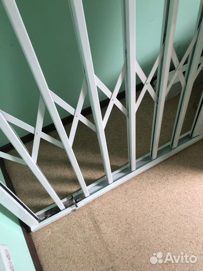 Защитная раздвижная решетка