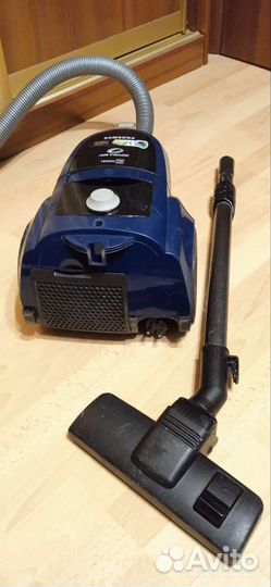 Пылесос Samsung безмешковый 1600w