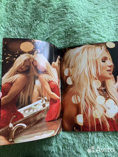 Фото с автографом Britney Spears + Femme fatale