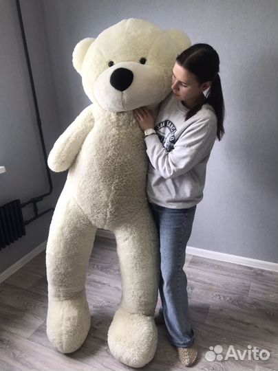 Большой плюшевый мишка
