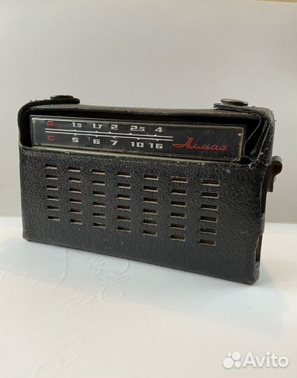 Транзисторный радиоприемник Алмаз СССР 1960 гг