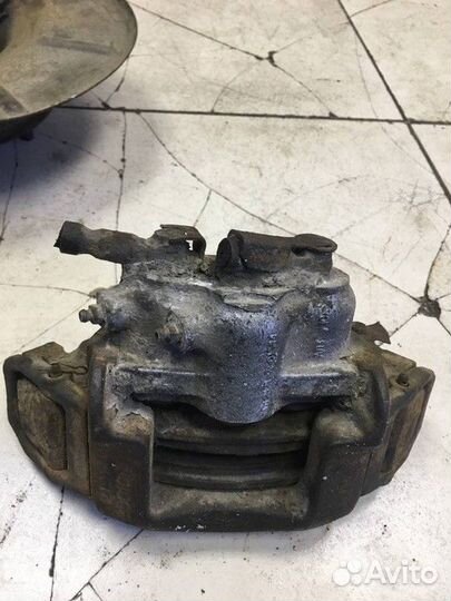 Суппорт передний правый LADA Niva (4х4)