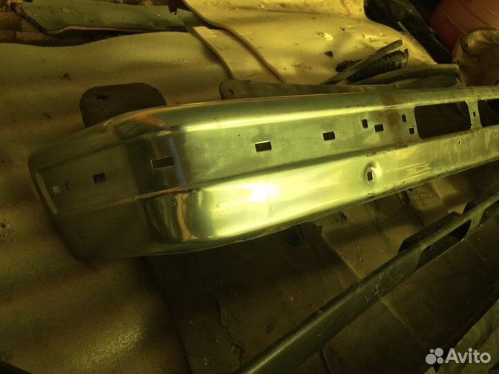 Передний бампер