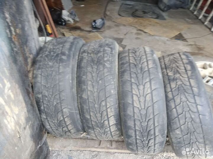 Nexen Roadian HP 215/65 R16 102