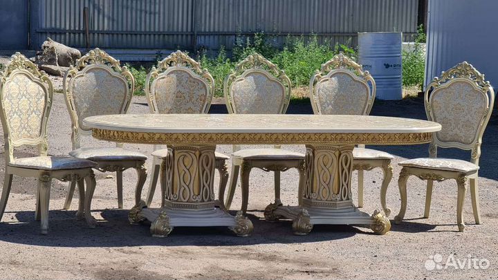 Столы и стулья