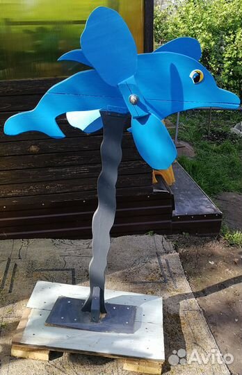 Дельфин на дачный участок