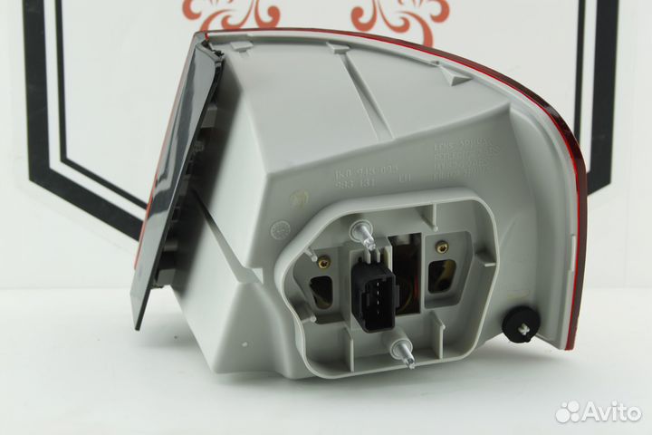 Фонарь задний левый volkswagen Jetta SAT