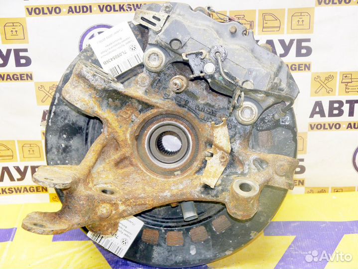 Кулак поворотный задний правый Фольксваген Туарег