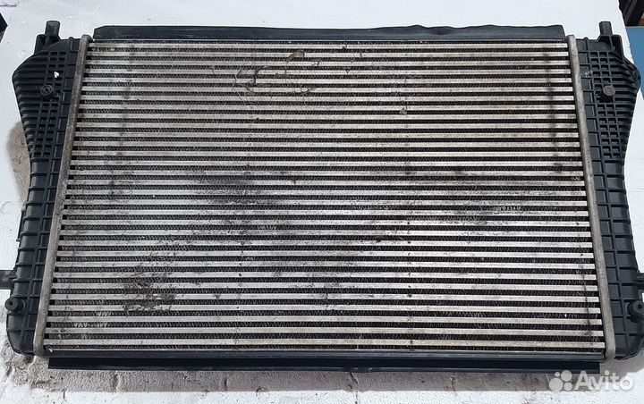 Радиатор интеркуллера skoda Octavia A5 1k0145803bn