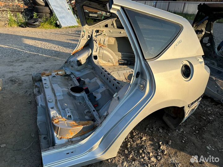 Крыло заднее левое Toyota Caldina