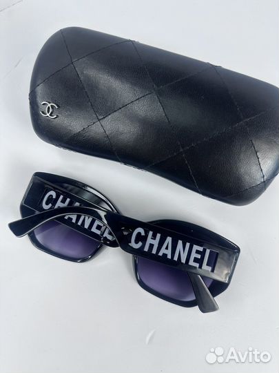 Солнцезащитные очки Chanel