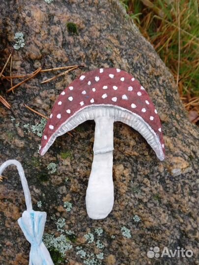 Большие ватные броши