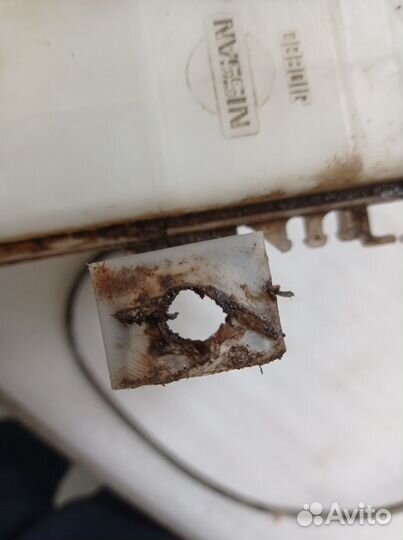 Бочек стеклоомывателя Nissan Sunny FB15