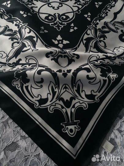 Классика платок черно / белый