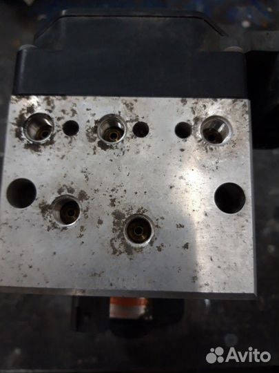 Блок ABS Toyota crown S170