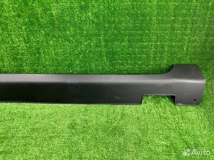 Накладка на порог наружная правая Kia Carnival KA4