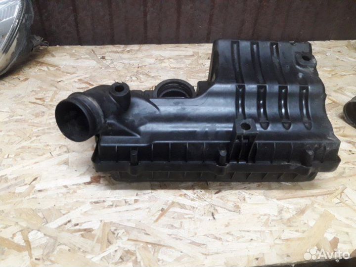 Корпус воздушного фильтра Skoda Octavia A5 BUD