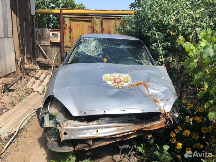 LADA Priora 1.6 МТ, 2010, битый, 999 999 км