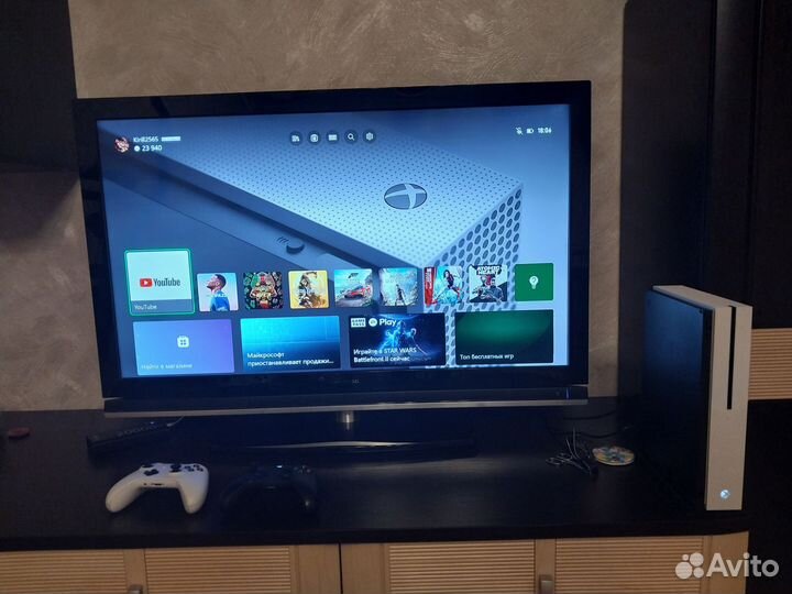 Xbox One S 1Tb + 2 геймпада