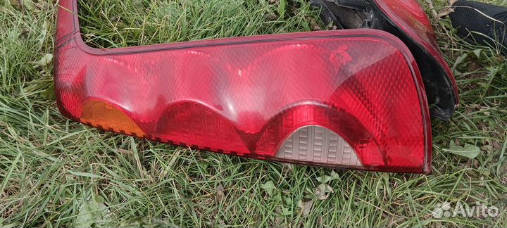 Задний фонарь Nissan Note 2007