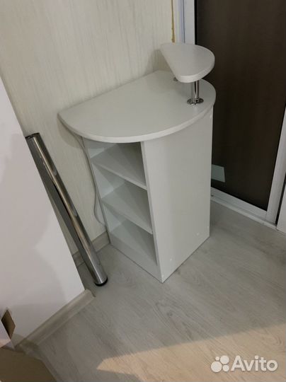 Маникюрный стол складной