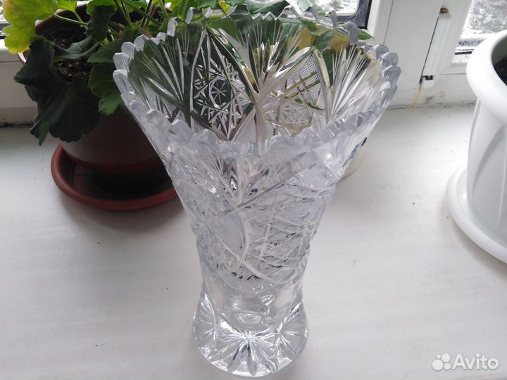 Ваза хрустальная