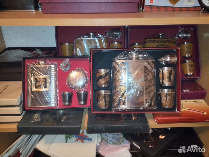 Фляжка с стопками