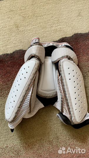 Защитные шорты для горных лыж и сноуборда Dainese