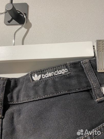 Шорты balenciaga distressed