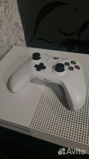 Xbox one s 500gb. Много игр