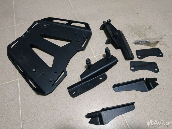 Givi SR1144 и Givi M8A - крепление и площадка Mono