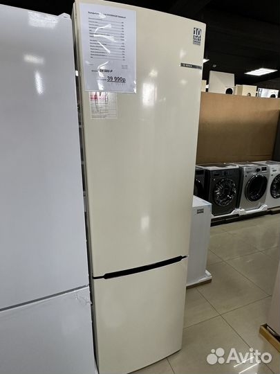 Холодильник Bosch KGV39XK22R бежевый