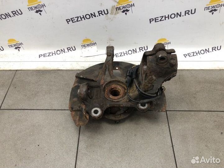 Кулак поворотный передний левый Land Rover