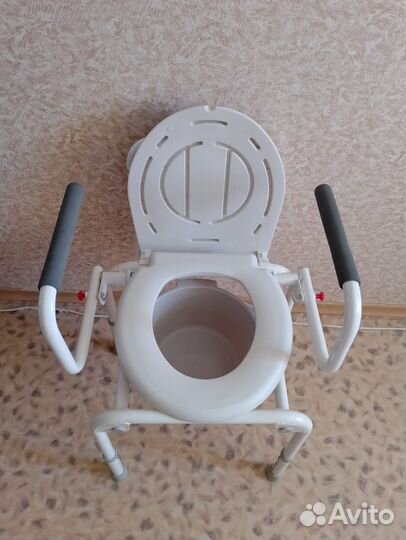 Санитарное кресло туалет