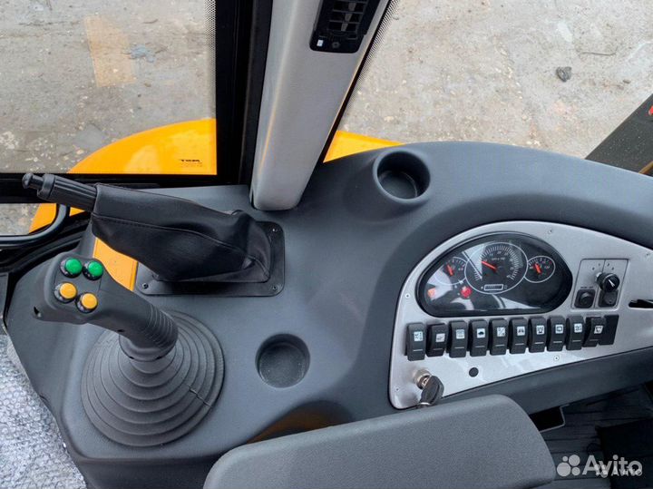 Экскаватор-погрузчик MST M542 S, 2023