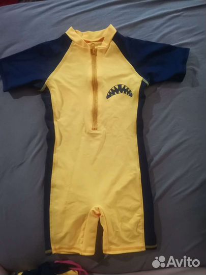 Детский купальник, новый на 3-4 года