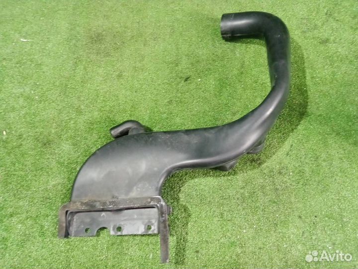 Воздухозаборник Nissan X-Trail NT31 MR20DE