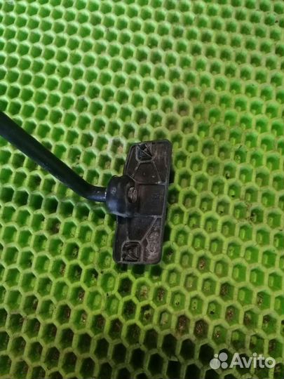 Упор капота opel astra j