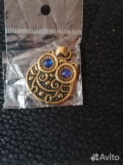 Подвески с кристаллами, стразами, брошь кулон