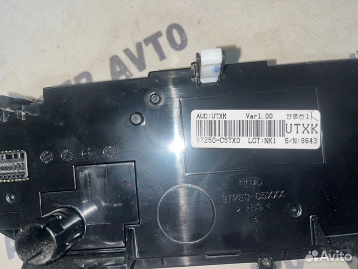 Блок управления климат-контролем Kia Sorento UM