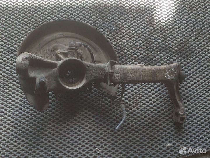 Кулак поворотный правый Passat b5 +