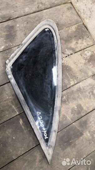 Cтекло правое левое боковое глухое Mazda 626