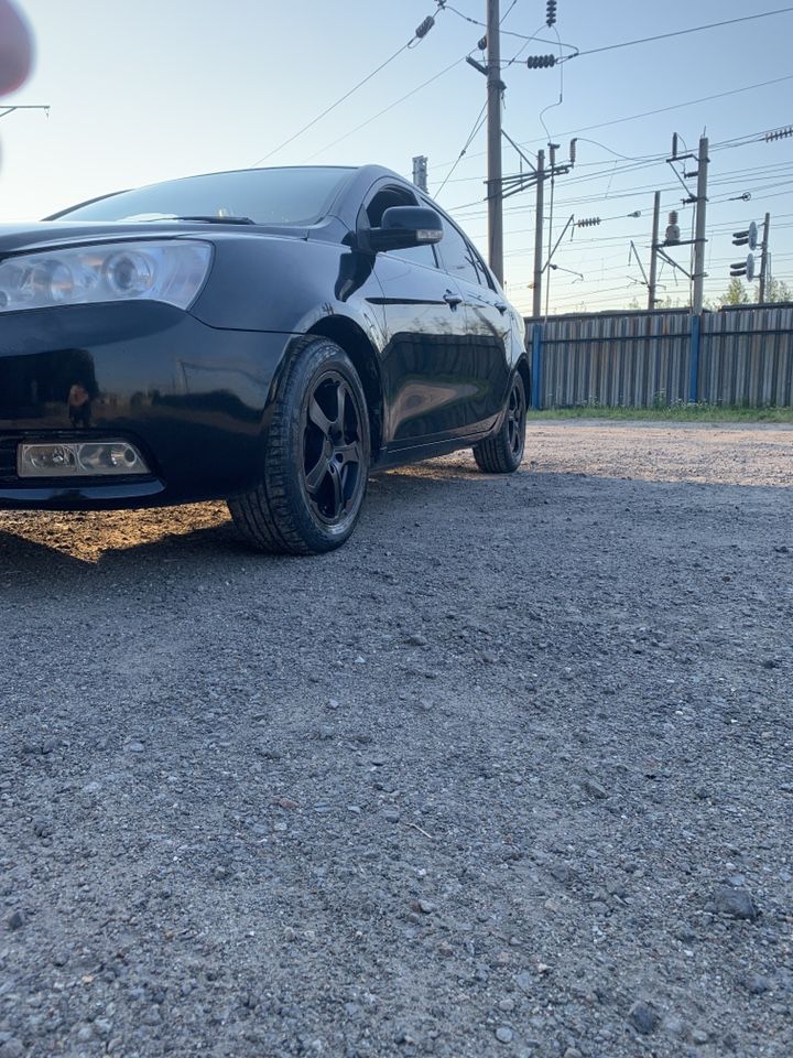 Geely Emgrand EC7: фото владельца