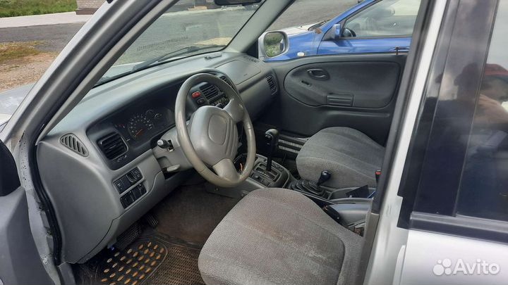Suzuki Grand Vitara 2.5 AT, 2000, битый, 250 000 км