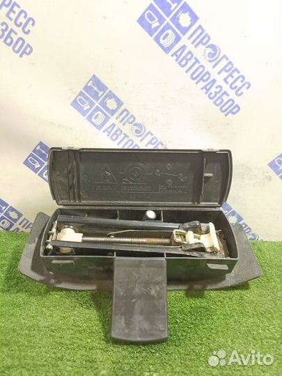 Домкрат Peugeot 206 хэтчбек 1.4 I 75 (TU3JP) 2007