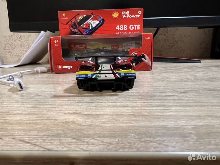 Машинка burago