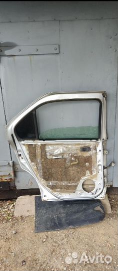 Дверь левая задняя Nissan R'nessa, цвет KLO