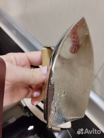 Утюг игрушка СССР на подставке, редкий